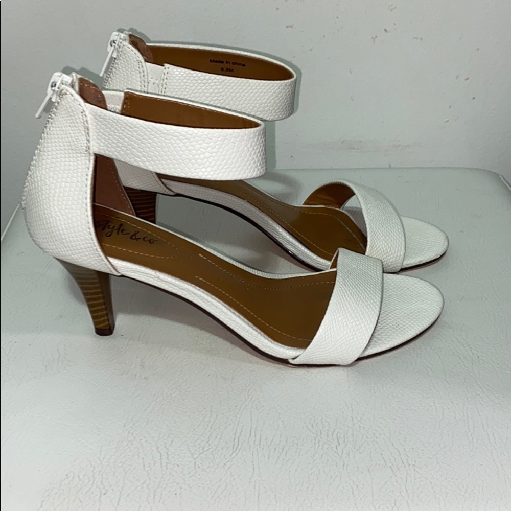Style & Co White Sandals - Picture 3 of 7